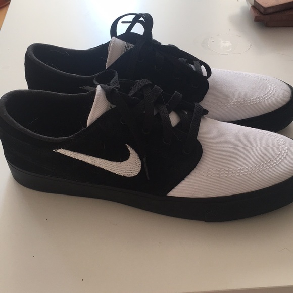 Custom made Nike Stefan Janoskis - Picture 2 of 3